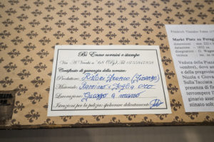 cornice con certificato di garanzia